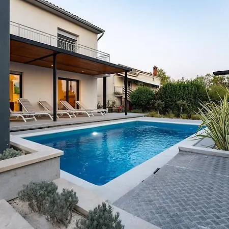 The Light On The Hill - 80m2 Luxury With Private Pool * Vinkuran