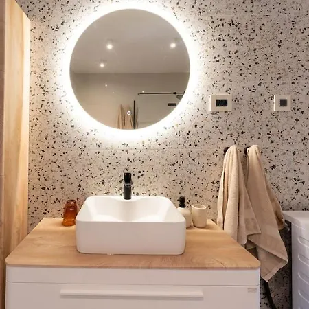 The Light On The Hill - 80m2 Luxury With Private Pool Apartamento