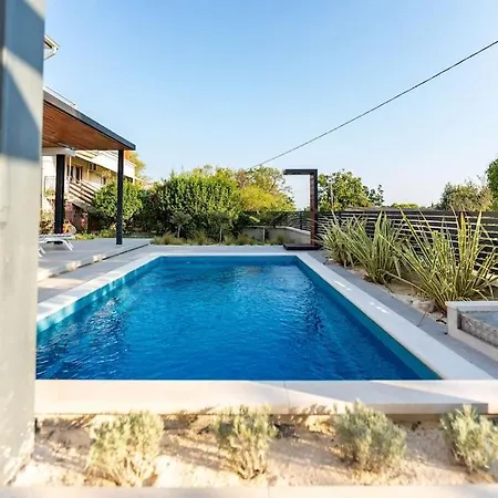 The Light On The Hill - 80m2 Luxury With Private Pool Apartamento