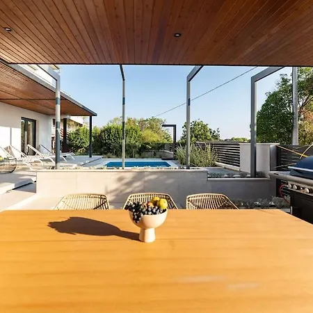 The Light On The Hill - 80m2 Luxury With Private Pool * Vinkuran