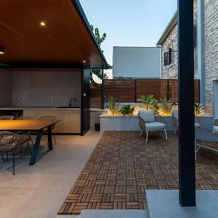 The Light On The Hill - 80m2 Luxury With Private Pool Appartement *