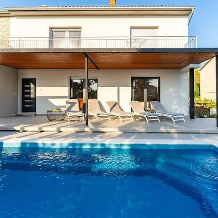 The Light On The Hill - 80m2 Luxury With Private Pool * Vinkuran