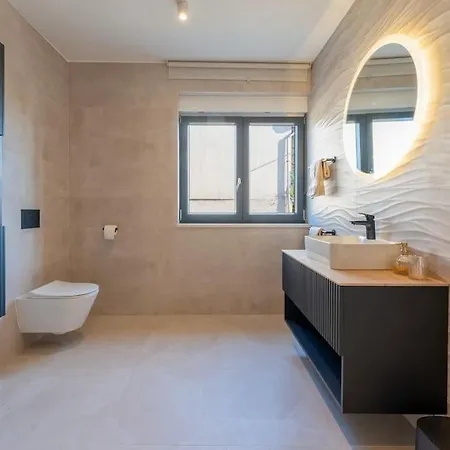 The Light On The Hill - 80m2 Luxury With Private Pool * Vinkuran